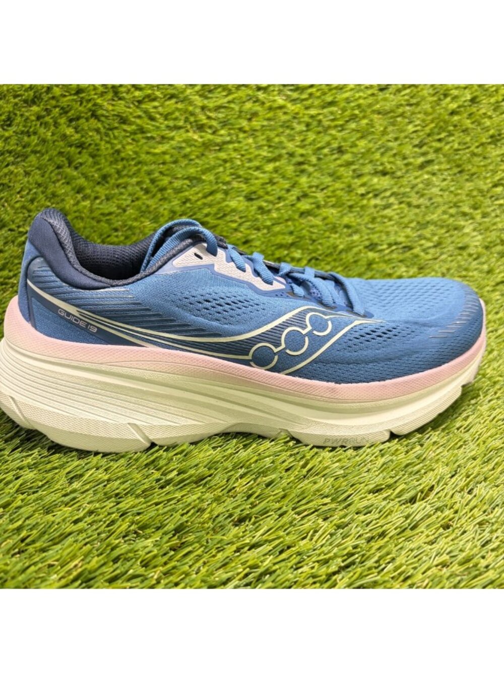 Saucony Guide 19 Womens Size 9D Blue Pink White Athletic Running Shoes Sneakers